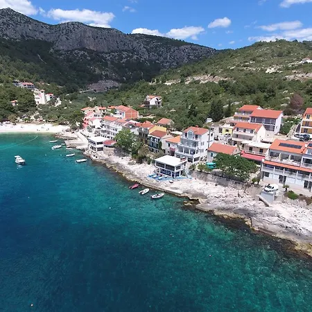 Apartment Superb Beachfront Luxury Seaview With Private Beach Milna (Hvar)