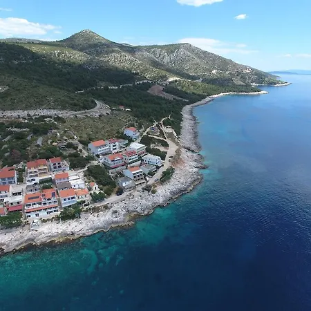 Superb Beachfront Luxury Seaview With Private Beach *
