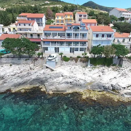 Superb Beachfront Luxury Seaview With Private Beach Apartment Milna (Hvar)