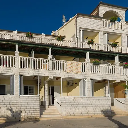 Superb Beachfront Luxury Seaview With Private Beach Apartment