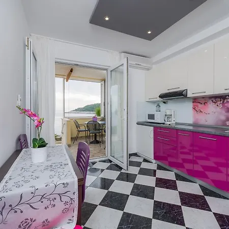 Apartment Superb Beachfront Luxury Seaview With Private Beach