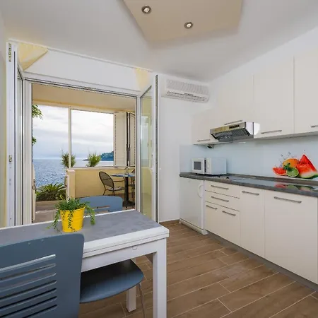 Superb Beachfront Luxury Seaview With Private Beach *
