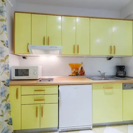 Apartment Superb Beachfront Luxury Seaview With Private Beach Milna (Hvar)